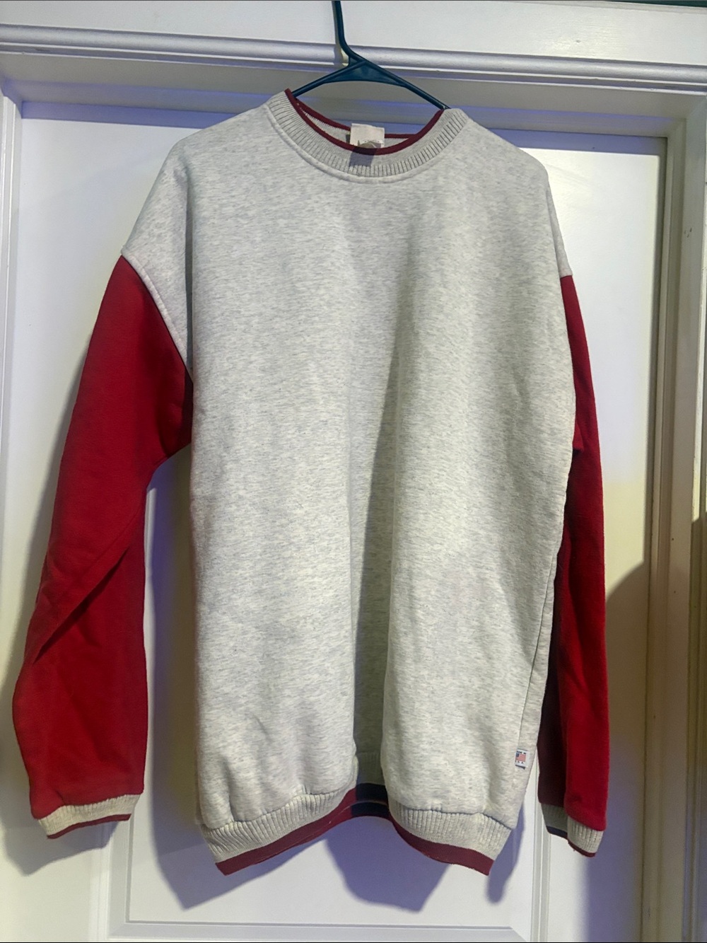 Vintage Men's Two-Tone Crewneck Sweatshirt - Red and Light Gray
